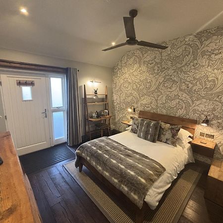 The George Inn Maulden Bagian luar foto